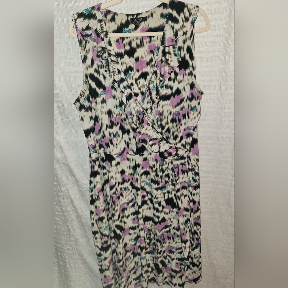 Alfani Women Plus size dress.  Wrap style front with ruffle. Size 2X.  Pockets
